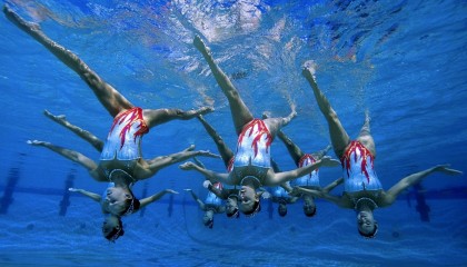 开云官网-跨时空疯狂联动！步行者备战NBA总决赛，塔图姆客串足球赛激战拜仁90分钟，莱万罕见爆冷引解说惊呼